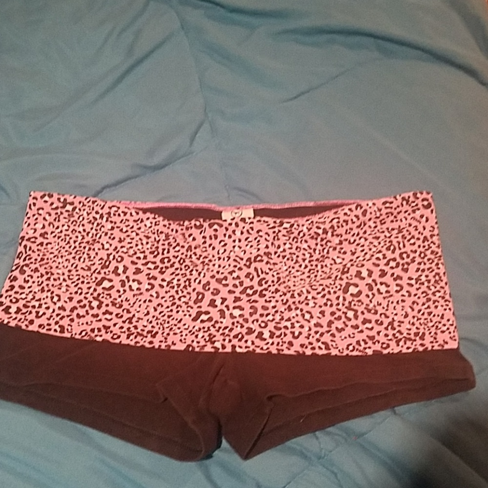 PINK VICTORIA SECRET shorts